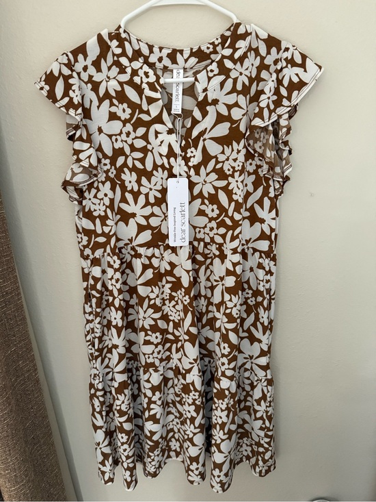 Dear Scarlett Dresses & Skirts - Clear Scarlett Brown & White Floral Flutter Sleeve Dress